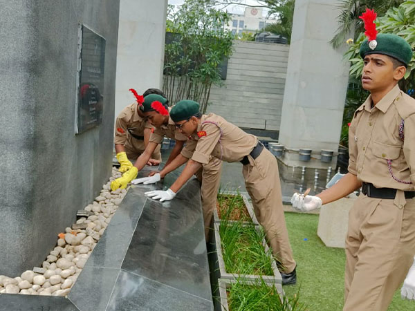 SWACHHATI HI SEVA - GARBAGE FREE INDIA- _EK TAREEK EK GHANDA_1