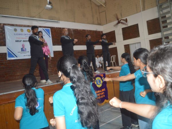SELF-DEFENCE FOR GIRLS (2)