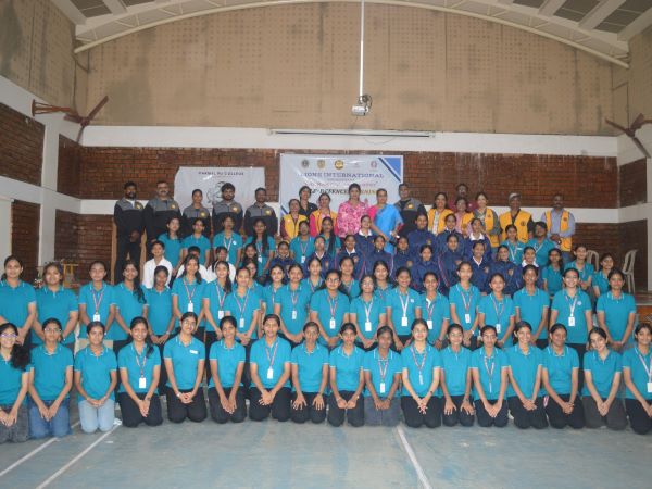 SELF-DEFENCE FOR GIRLS (3)